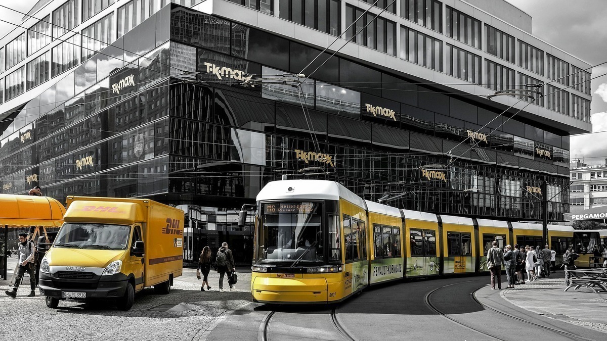 Mobilität & Verkehr in Düsseldorf – Anbindung, Parken und ÖPNV im Überblick